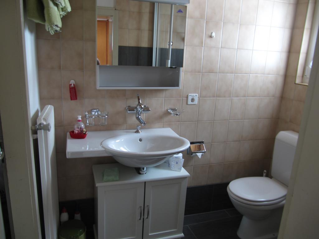 Alpenwohnung Stilli Davos Zimmer foto